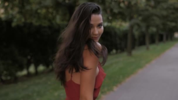 Moda Piękny Portret Zmysłowe Woman Zewnątrz Materiał Atrakcyjny Brunetka Modelu — Wideo stockowe