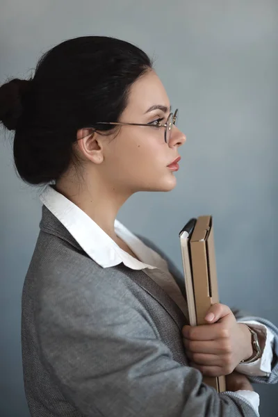 Business woman portrait. Beautiful stylish office worker — Stock Photo, Image