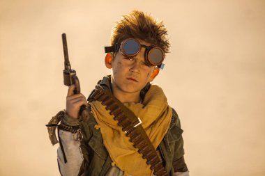 Bir Wasteland Post-apocalyptic Boy Outdoors