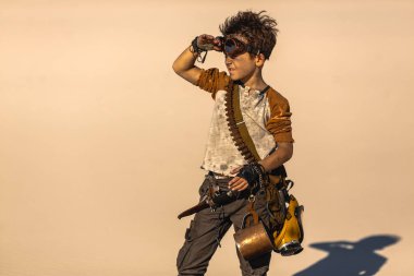 Çöldeki Apocalyptic Boy 'dan sonra.