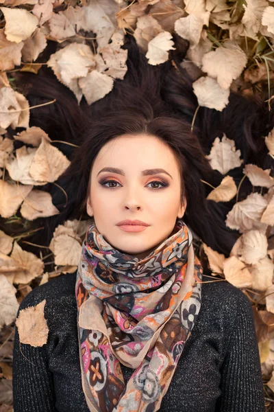 Jesienny portret kobiety — Zdjęcie stockowe
