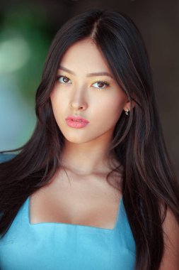 çekici Asyalı kadın portresi