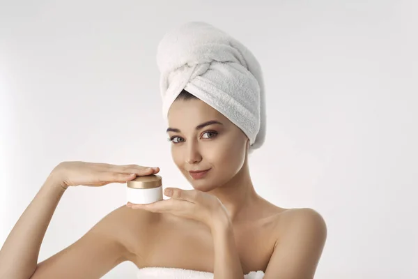 Skin Care. Woman With Natural Face Beauty Holding Facial Cream — Stock Photo, Image