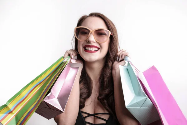 Mujer Feliz Con Bolsas Compras Coloridas Gafas Sol — Foto de Stock