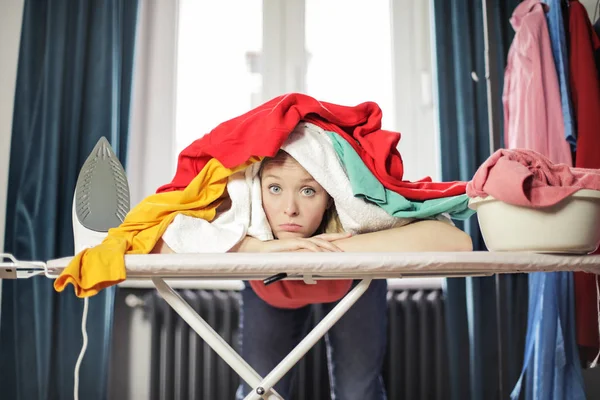 Young Woman Feeling Overwhelmed Looking Sad Her Fresh Laundry Home — Stock Photo, Image