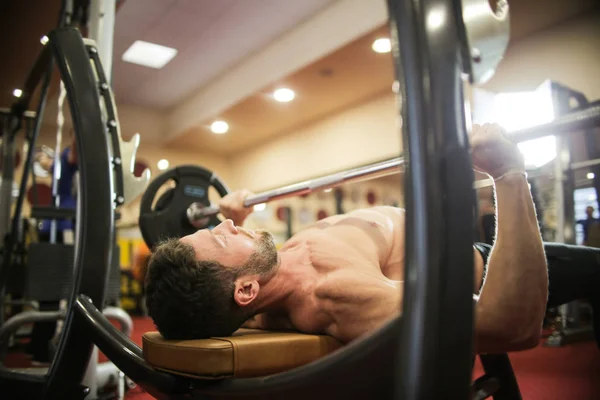 Homme Athlétique Avec Barbe Faire Des Exercices Dans Salle Gym — Photo