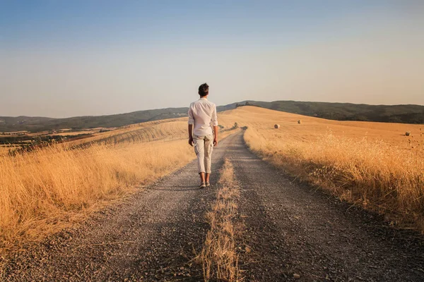 Ein Mann Auf Dem Land — Stockfoto