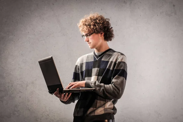 Man Met Een Laptop — Stockfoto
