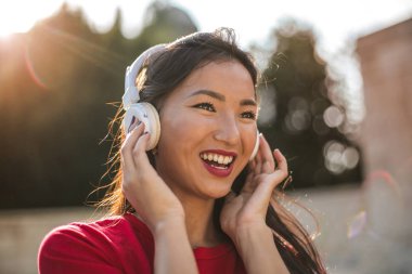 Park müzik dinlemek