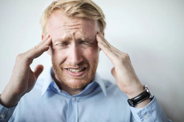 Verzweifelter Geschäftsmann Der Wand — Stockfoto