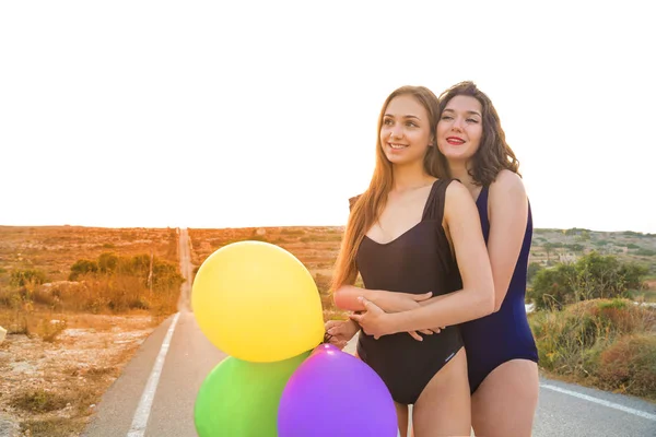 Young Woman Road Balloons — Stock Photo, Image