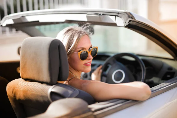 Vrouw Een Auto — Stockfoto