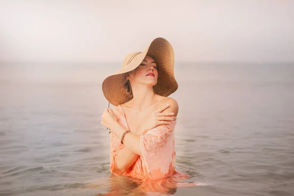 Woman Sea — Stock Photo, Image