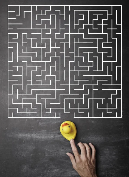 Kunststof Duckie Met Labyrint — Stockfoto