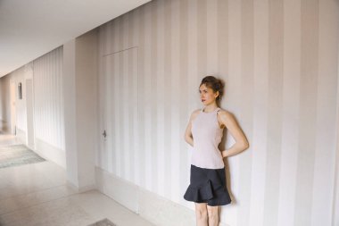 Güzel bir yerde gazete okumak