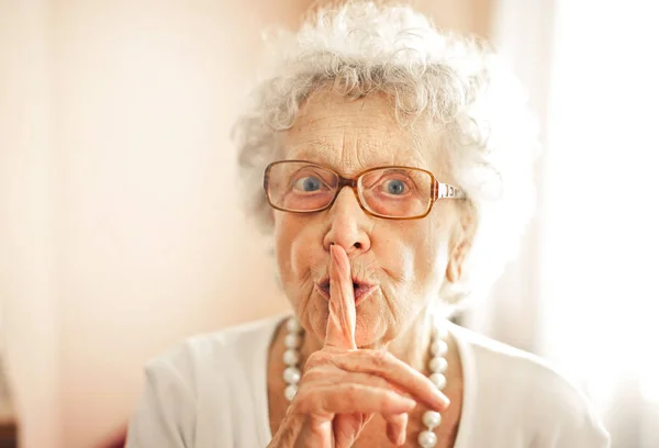 Silenciosa Abuelita Salón — Foto de Stock