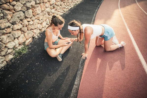 Två Flickor Efter Träning — Stockfoto