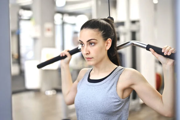 Fit Girl Gym — Stock Photo, Image