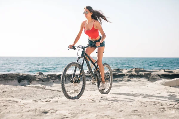 Hermosa Chica Bicicleta — Foto de Stock