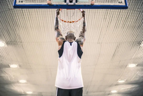 Giocatore Basket Muscoloso Durante Partita — Foto Stock