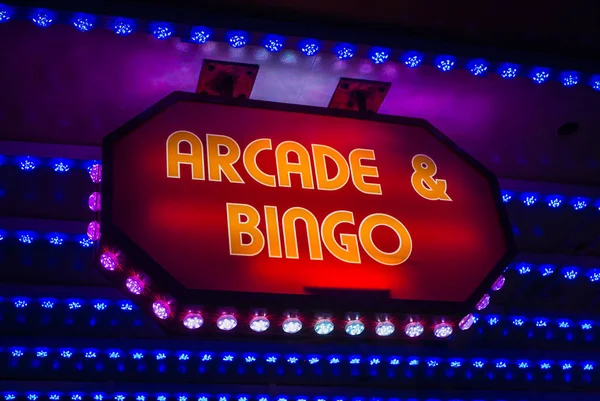 Arcade Divertimenti Retrò Bingo Firmano Tendone Una Località Balneare Britannica — Foto Stock