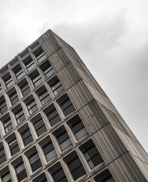 Diagonal Abstract Bleak Urban Concrete 1960S Brutalist Office Block — Stock Photo, Image