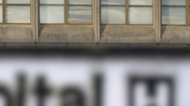 Ingiltere 'de bir kentsel alanda bir ulusal sağlık hizmeti Hastanesi Için bir grungy Işareti