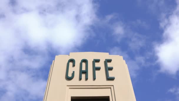 Nuages Déplaçant Sur Signe Rétro Pour Café Style Art Déco — Video