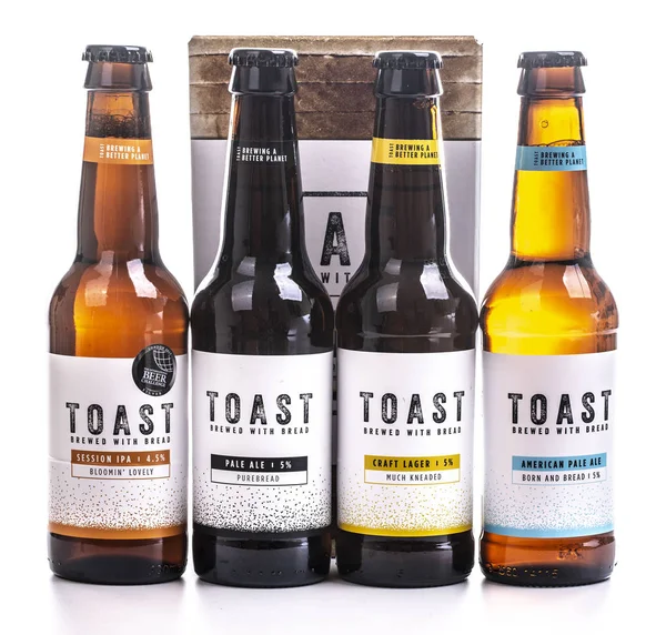 Swindon, İngiltere - 17 Haziran 2018: Tost zanaat bira fazla taze ekmek ile demlenmiş,