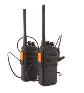 Walkie Talkie 2 yollu çifti kulaklıklarda beyaz bir arka plan ile telsiz (taşınır)