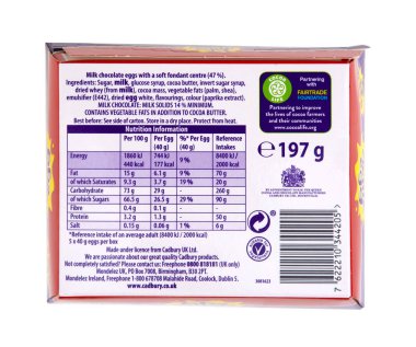 Swindon, İngiltere - Ocak 26, 2019:5 paket Cadbury krem yumurta beslenme beyaz arka plan üzerinde izole bilgi gösterilen