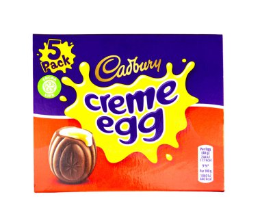 Swindon, İngiltere - Ocak 26, 2019:5 paket Cadbury krem yumurta beyaz arka plan üzerinde izole