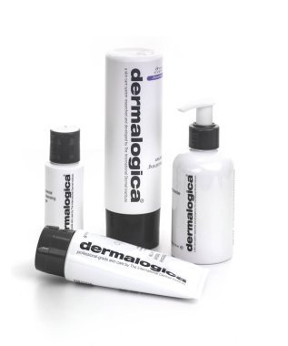 Dermalogica yoğun nem dengesi Cilt Bakımı üzerinde beyaz bir adam