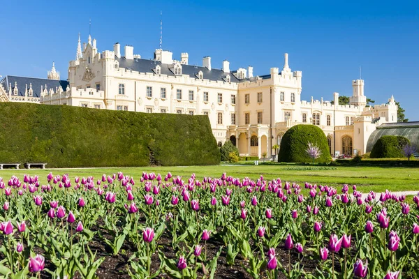 Lednice Palace Bahçeli Çek Cumhuriyeti — Stok fotoğraf