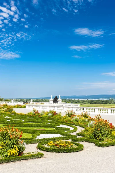 Trädgård av Hof Palace, Niederösterreich, Österrike — Stockfoto