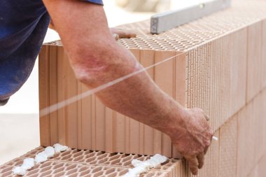 İnşaat alanında, zemin kat