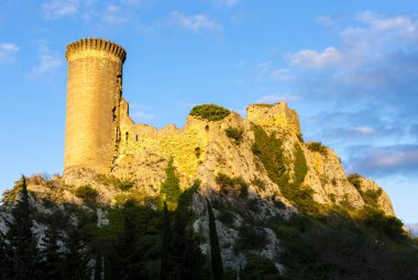 Chateauneuf-du-Pape yakınlarındaki Chateau de l 'nin.