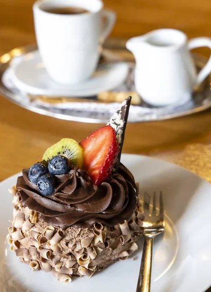 Schokoladenfrucht-Dessert — Stockfoto