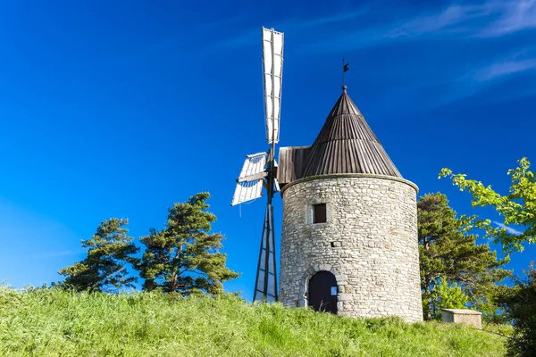 Väderkvarn Montfuron, Provence, Frankrike — Stockfoto
