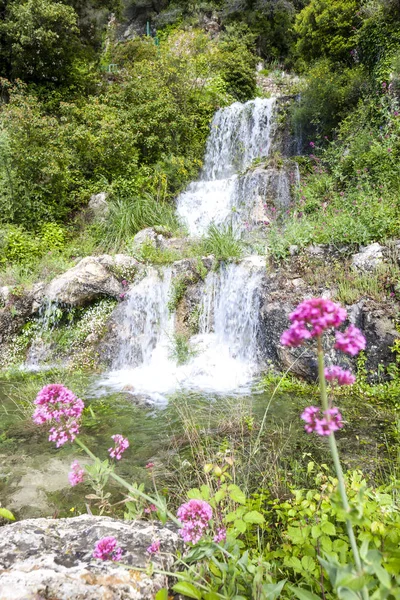 Vodopád, Grasse, Provence, Francie — Stock fotografie