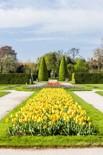 Garten des Schlosses Lednice, Tschechien — Stockfoto