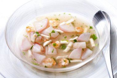 turp ve karides çorbası