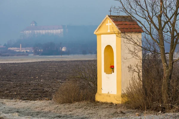 Tortura de Deus e Castelo de Jaroslavice, República Checa — Fotografia de Stock