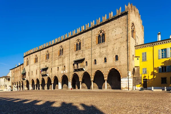 Old square in Mantova, Italy — Stock Photo, Image