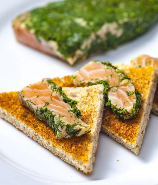 Salmone marinato in aneto — Foto Stock