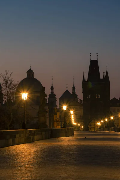 Puente de Carlos al amanecer, Praga, República Checa — Foto de Stock