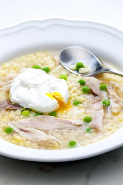 卵と家禽スープの静物 — ストック写真