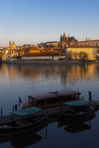 Panorama de Hradjalá al amanecer, República Checa —  Fotos de Stock