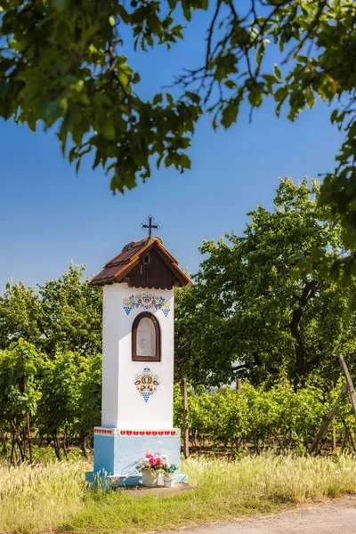 Gottes Folter mit Weinberg bei Nechory, Tschechische Republik — Stockfoto