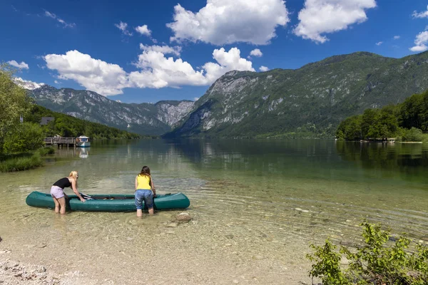 Lago Bohinj no parque nacional de Triglav, Eslovénia — Fotografia de Stock